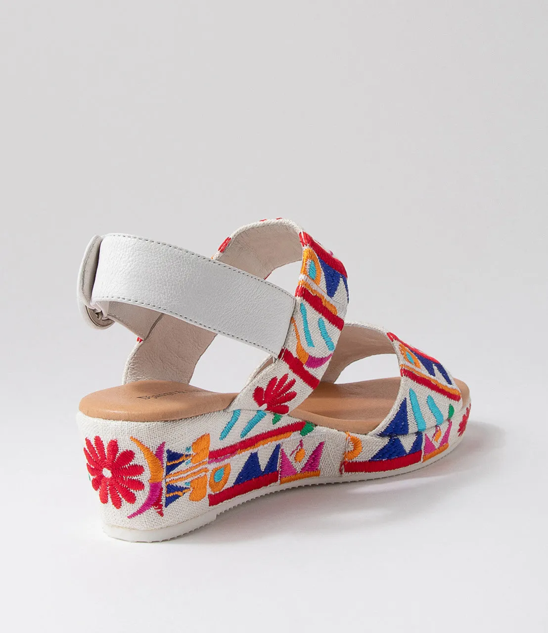 Django & Juliette Sanar Wedge Sandal