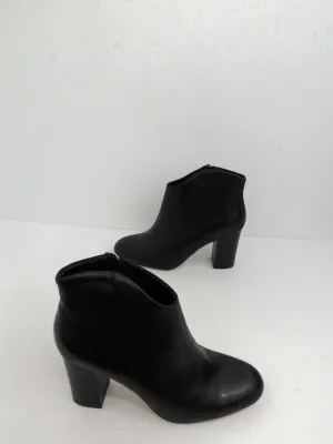 Lucca Lane Women's Alyce Black Leather Booties Size 7.5 M