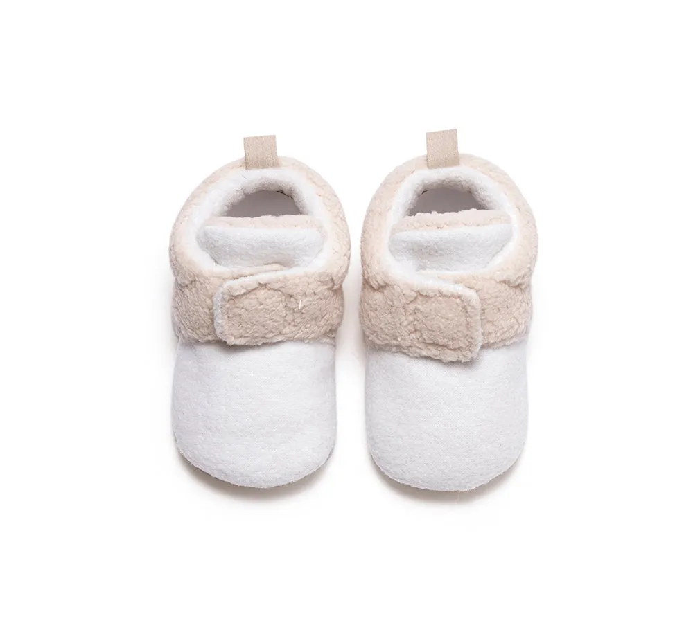 UGG AUSTRALIAN SHEPHERD Baby Booties Gift Set with Shearling Bear Beanie and Scarf