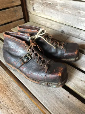 Vintage Leather Ski Boots with Square Toe Box